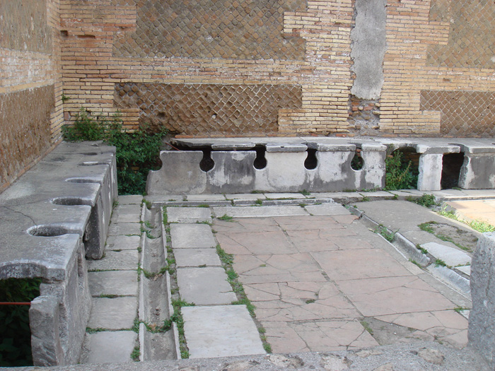 Inodoros y Wateres Urinario PÃºblico en Ostia Antica